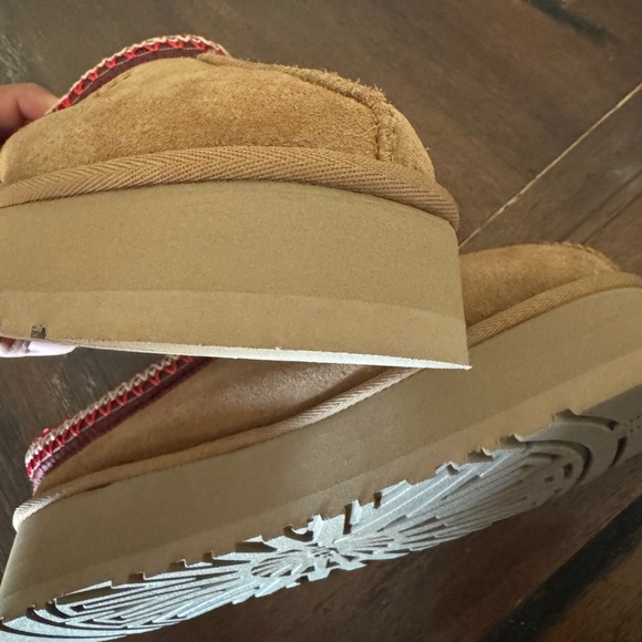 UGG Tazz Platform slipper - Picture 9 of 12